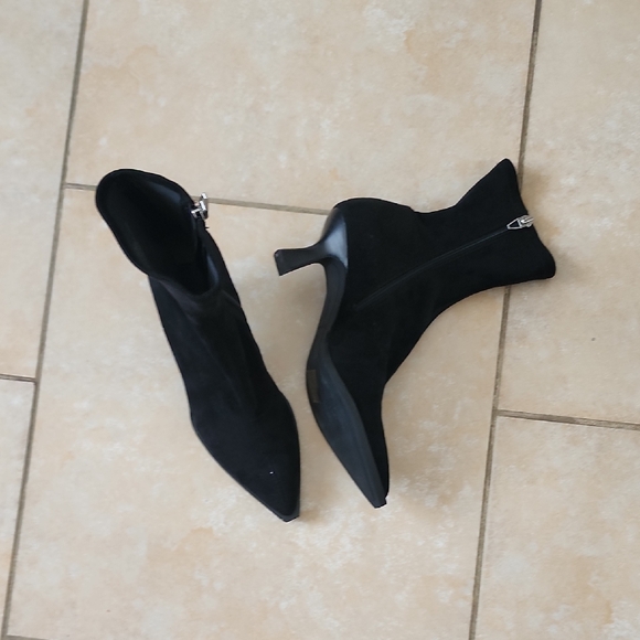 dolce Vita Adalia Elegant Black Women's Ankle Boots Size 6. New No Box. Display - Picture 1 of 7